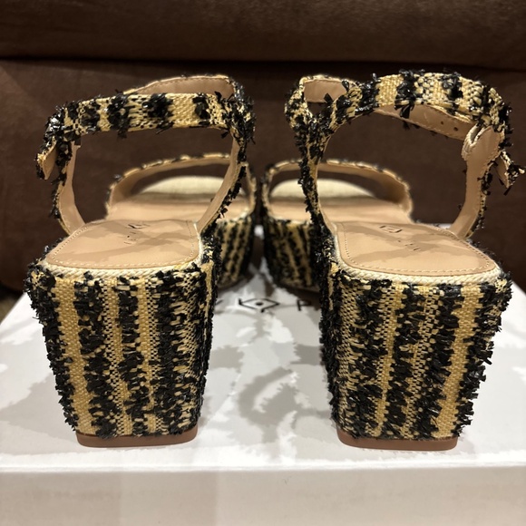 New in Box Katy Perry "The Busy Bee Strappy" Platform Heels- Size 8.5 Women’s - Picture 6 of 11